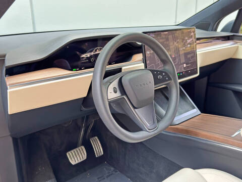 2023 Tesla Model X Standard Range