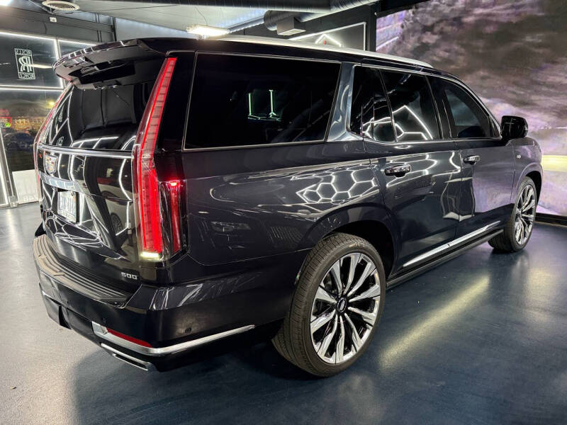 2025 Cadillac Escalade Premium Luxury photo 6