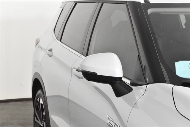 2024 Mitsubishi Outlander PHEV SE