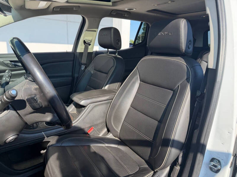2020 GMC Acadia Denali
