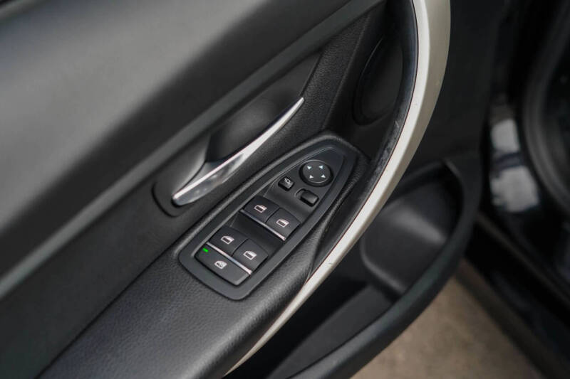 2018 BMW 3 Series 320i xDrive