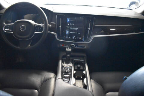 2017 Volvo S90 T5 Momentum