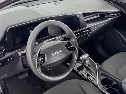 2023 Kia Niro LX