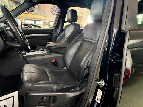 2020 Land Rover Discovery Landmark Edition