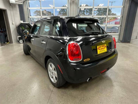 2016 MINI Hardtop 4 Door Cooper