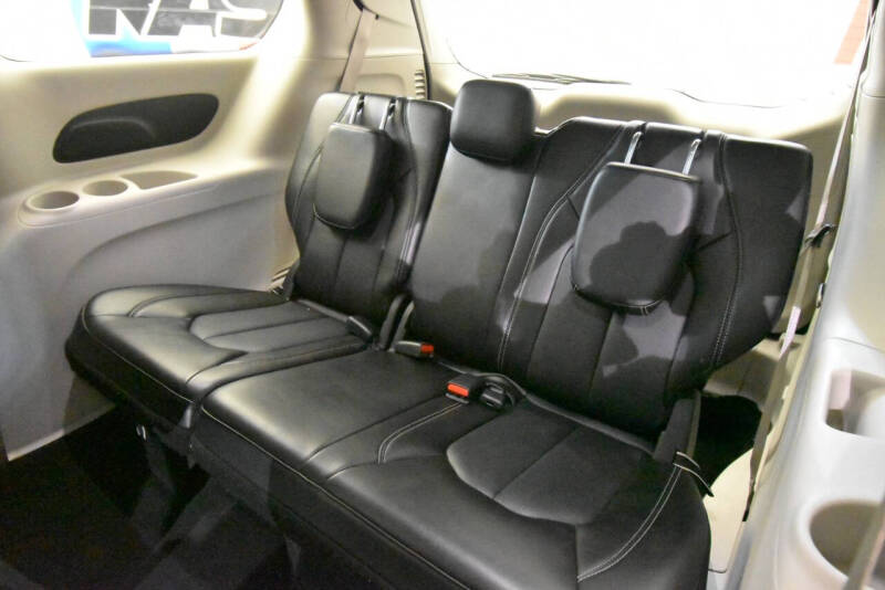 2024 Chrysler Pacifica Plug-In Hybrid Select