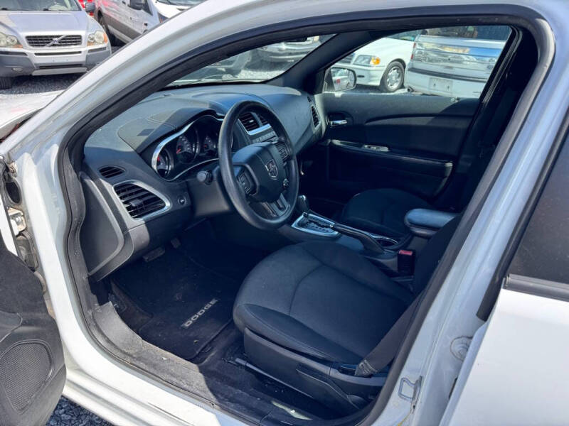2013 Dodge Avenger SE
