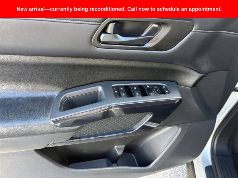 2024 Nissan Pathfinder S