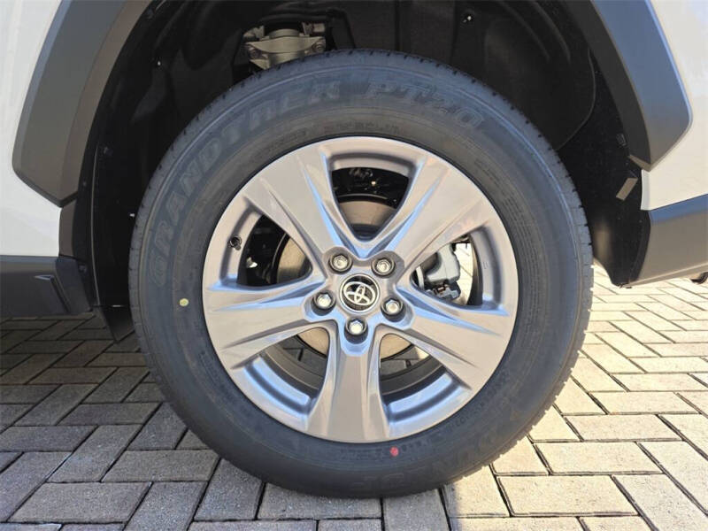 2025 Toyota RAV4 Hybrid LE