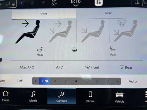2027 Chrysler Pacifica Select