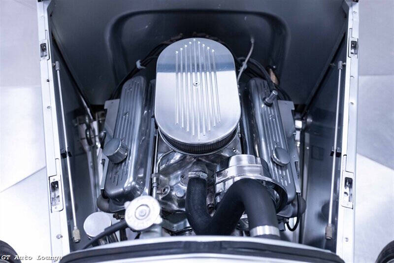 1932 Ford Roadster 32