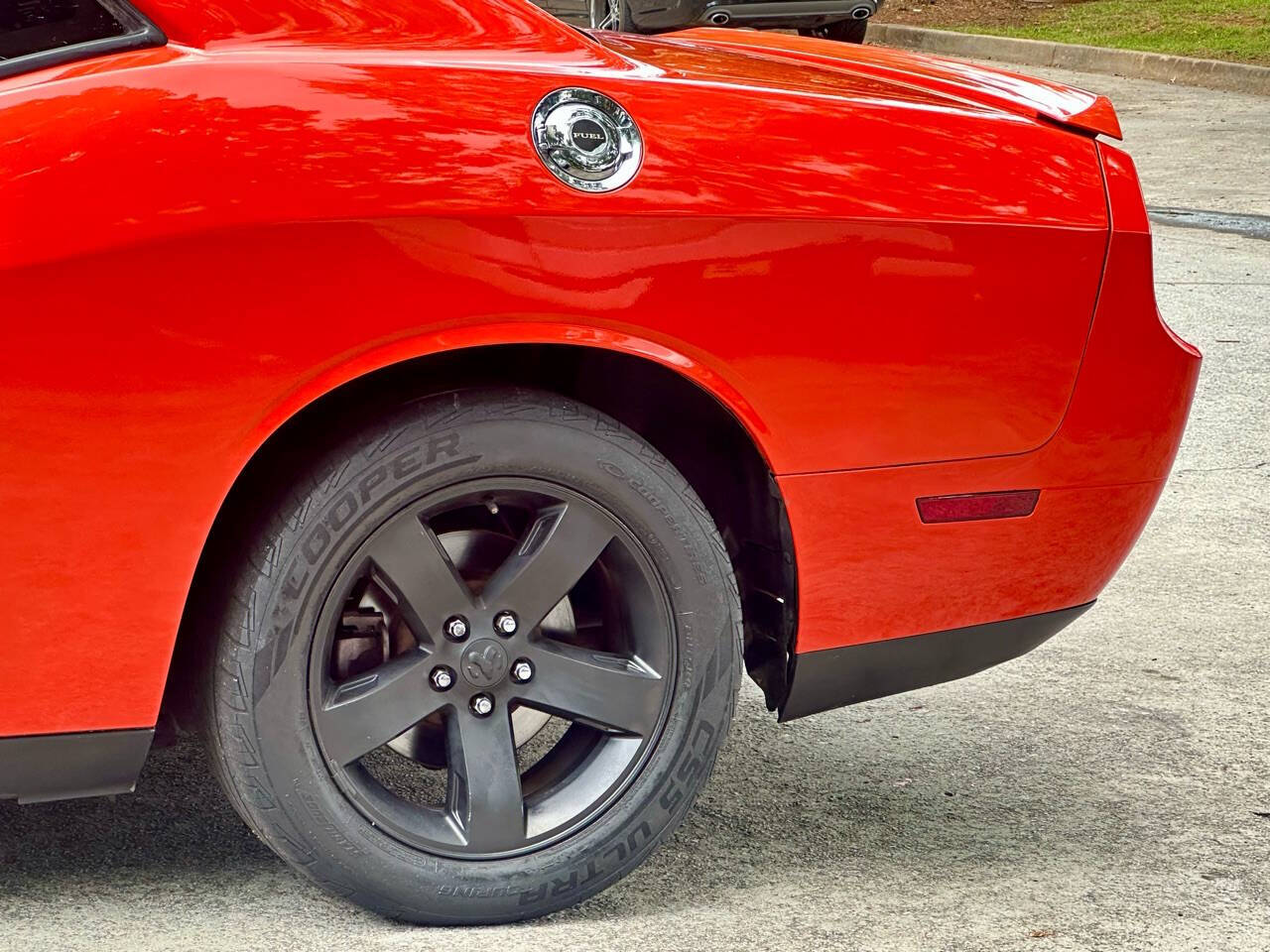 Orange 2010 Dodge Challenger R/T R/T 2dr Coupe 34