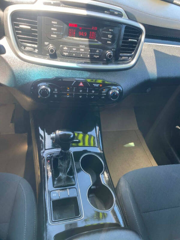 2017 Kia Sorento L