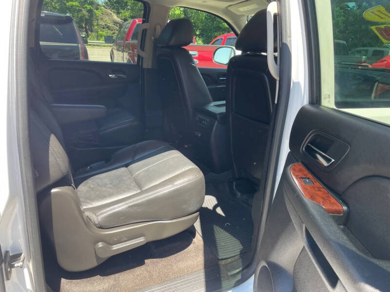 2011 Chevrolet Suburban LT