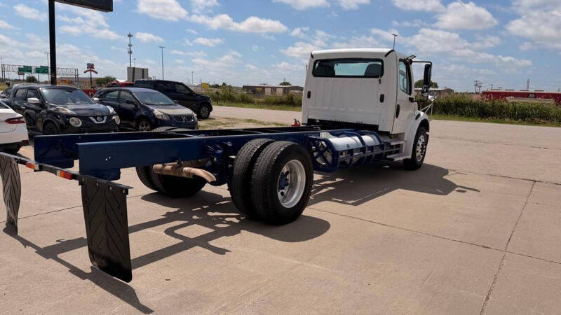 2016 Freightliner S2 Chassis