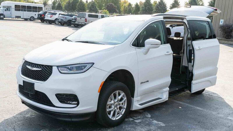 2022 Chrysler Pacifica Touring L