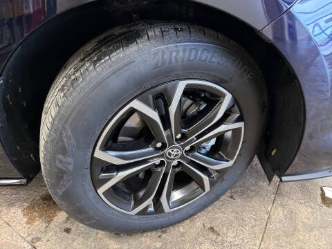 2025 Toyota Sienna Platinum 7-Passenger