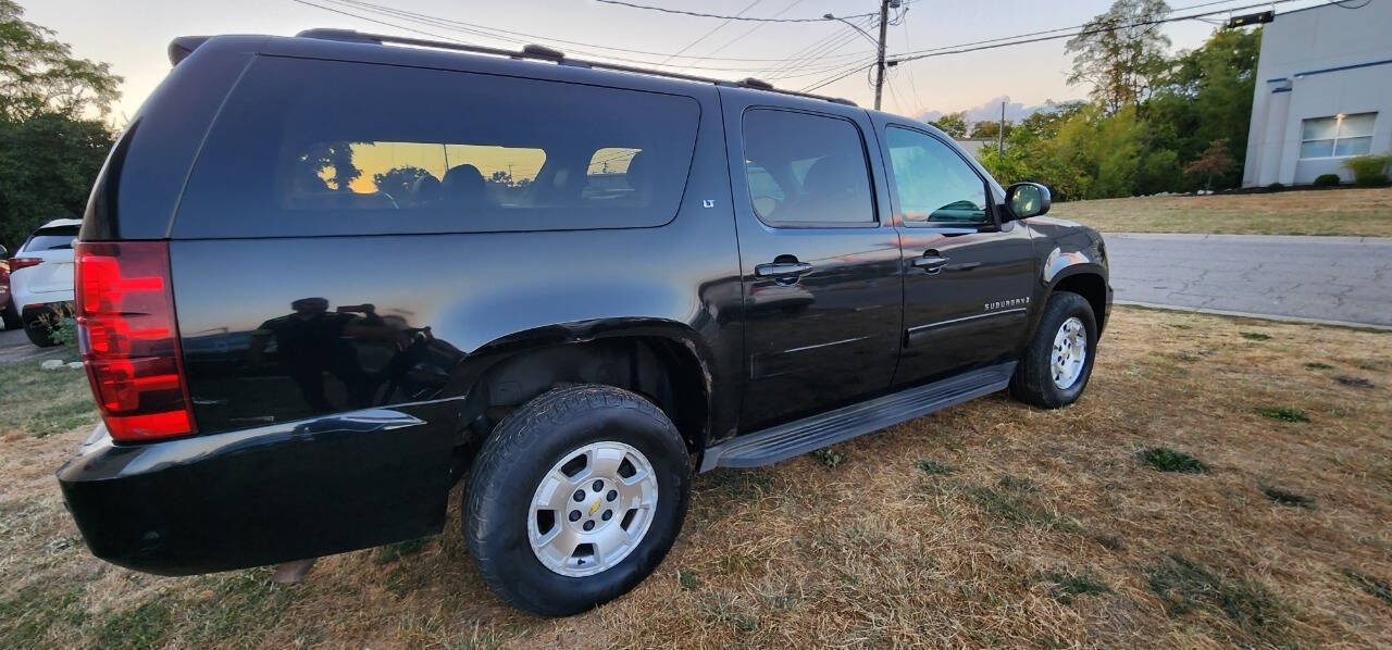 2009 Chevrolet Suburban for sale at URIEL's AUTOMOTIVE LLC in Middletown, OH