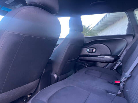 2016 Kia Soul +