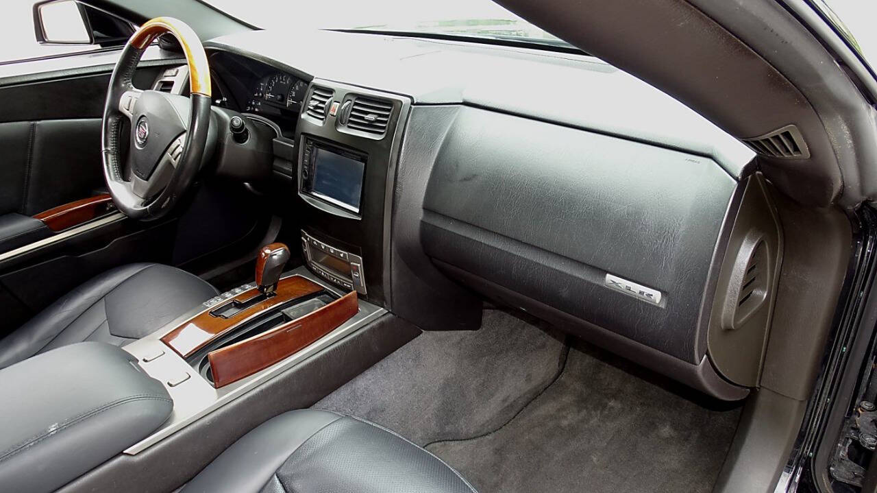 2006 Cadillac XLR 24