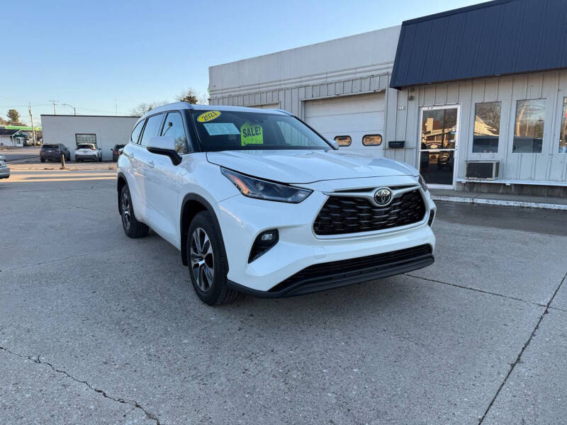 2021 Toyota Highlander for sale at Auto Gallery LLC in Burlington WI