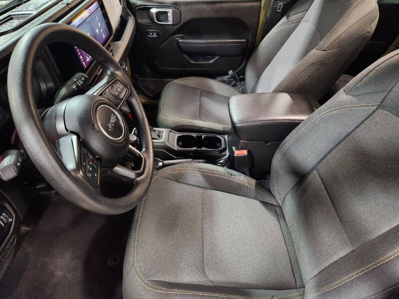 2025 Jeep Gladiator NightHawk