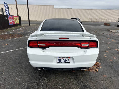 2013 Dodge Charger SE
