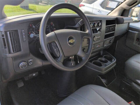 2025 Chevrolet Express 2500