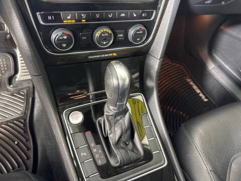 2019 Volkswagen Passat SE R-Line