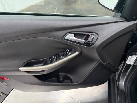 2017 Ford Focus Titanium
