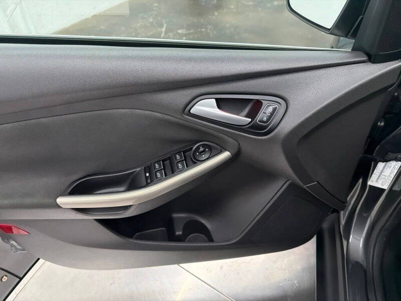 2017 Ford Focus Titanium