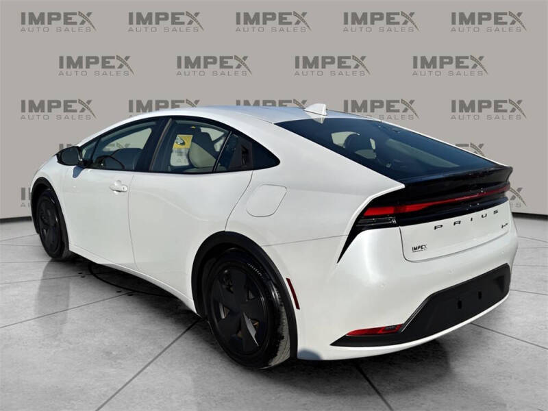 2024 Toyota Prius LE