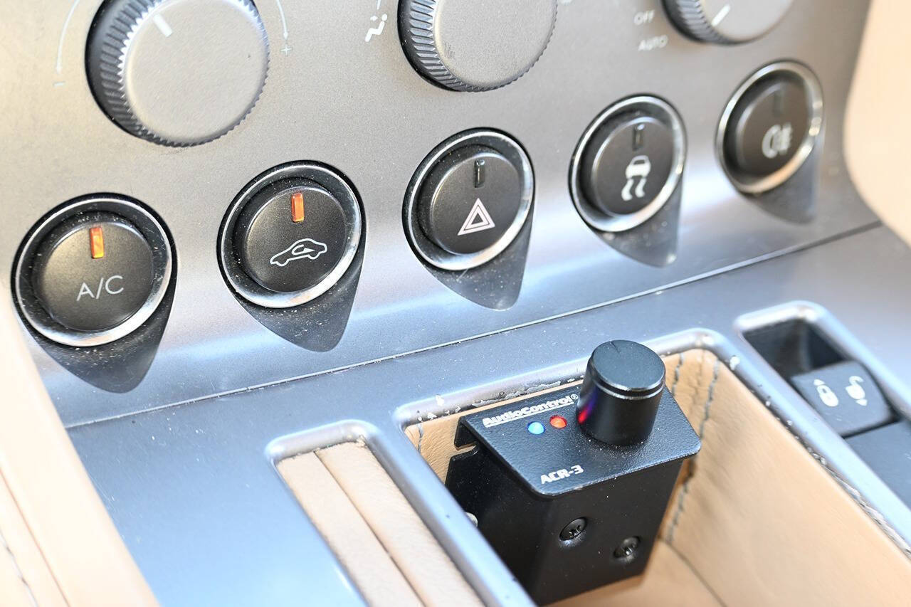 2005 Aston Martin DB9 39