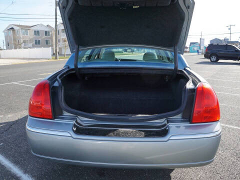 2006 Lincoln Town Car Signature