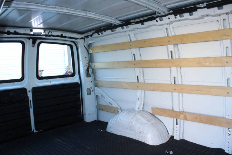 2022 Chevrolet Express 2500