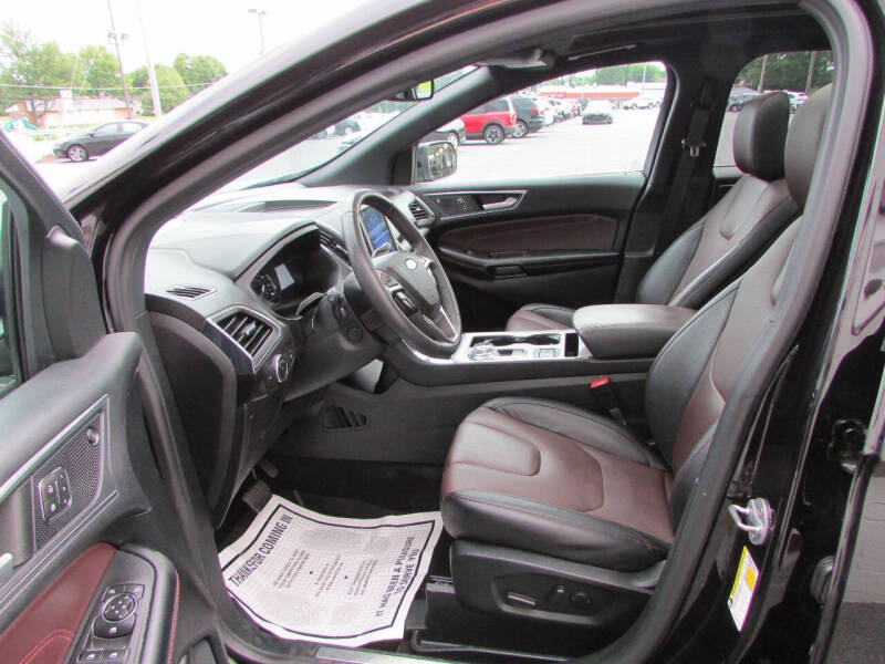 2022 Ford Edge Titanium