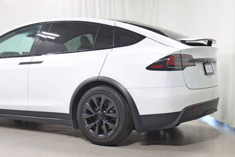 2023 Tesla Model X Standard Range