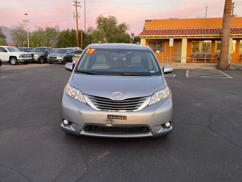 2017 Toyota Sienna XLE 8-Passenger