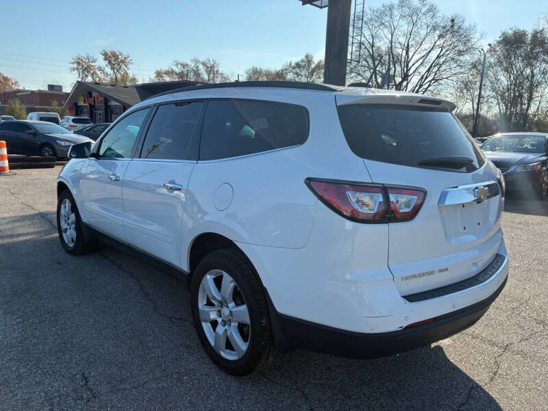 2017 Chevrolet Traverse LT