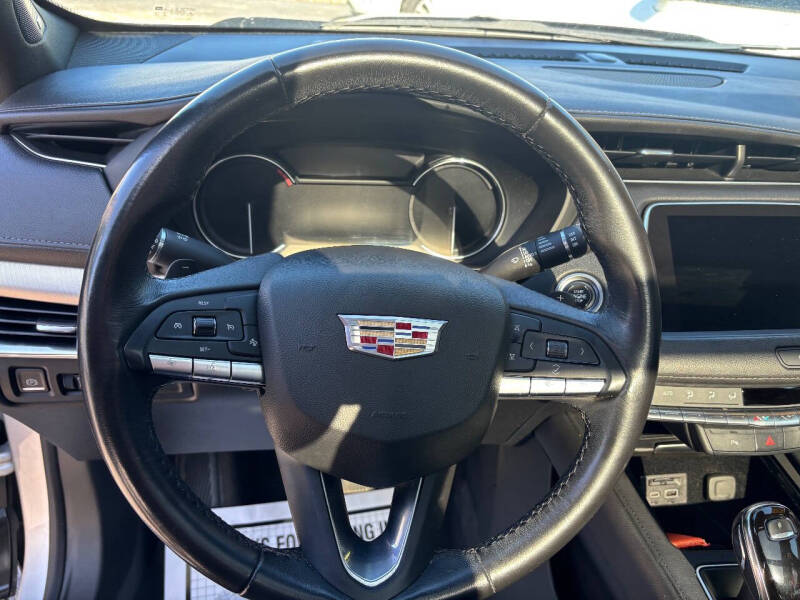 2020 Cadillac XT4 Premium Luxury