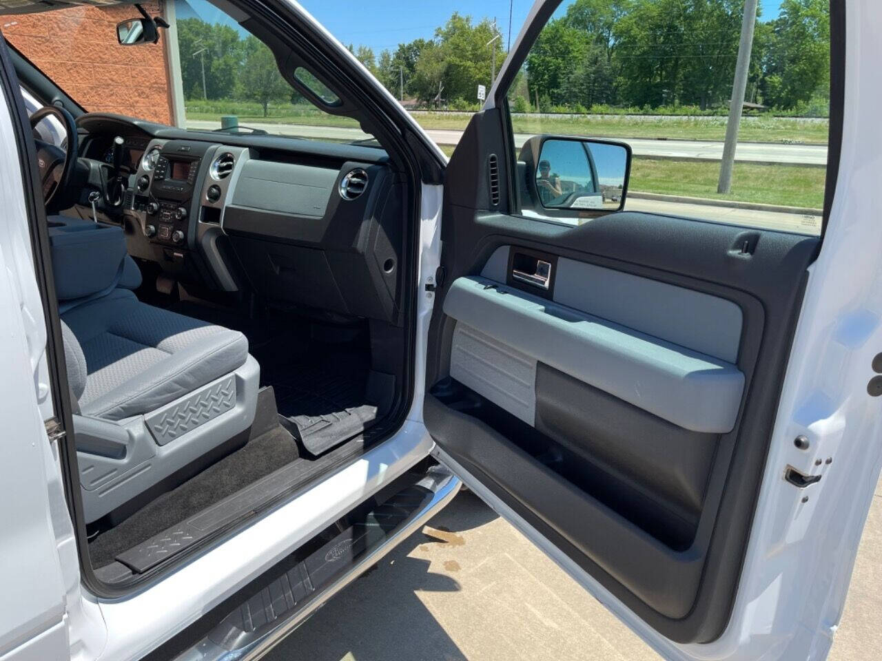 2013 Ford F-150 for sale at Illinois Auto Wholesalers in Tolono, IL