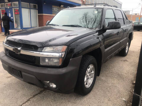 2005 Chevrolet Avalanche for sale at Square Business Automotive in Milwaukee WI