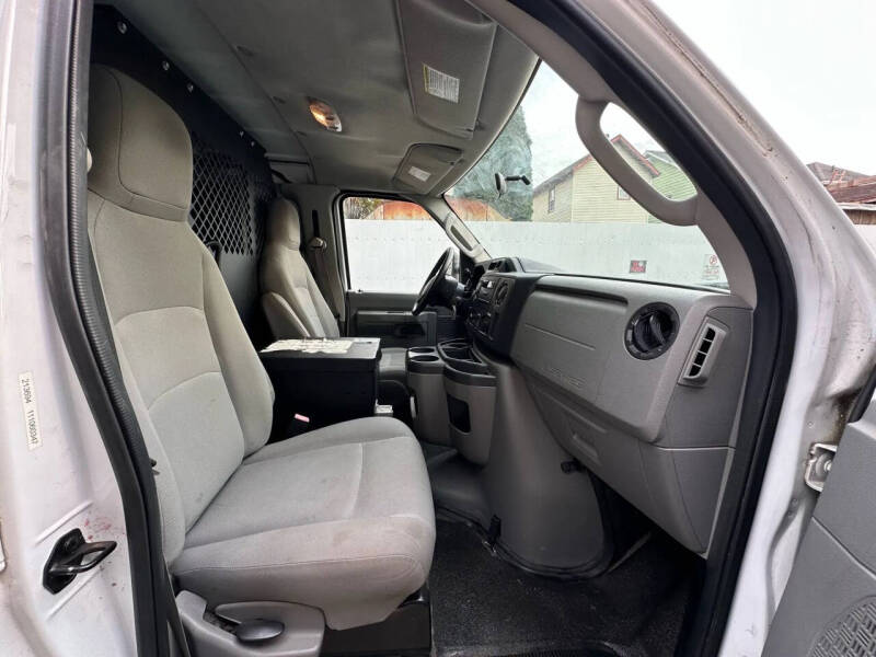 2010 Ford E-Series E-250