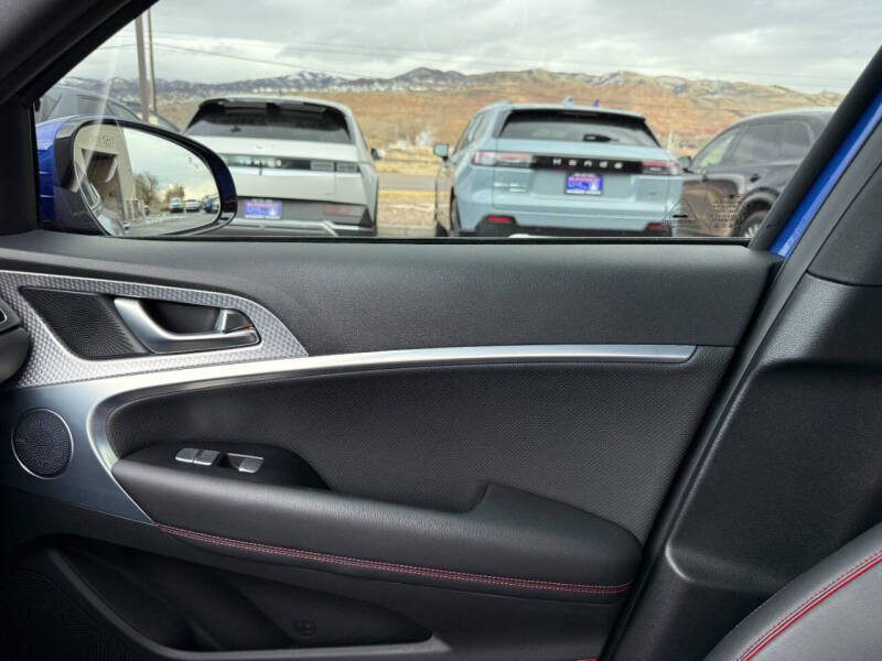 2023 Genesis G70 2.0T