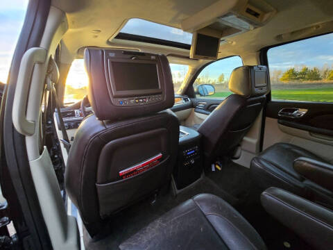 2013 Cadillac Escalade Platinum Edition