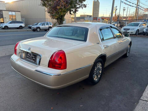 2007 Lincoln Town Car Signature Limited