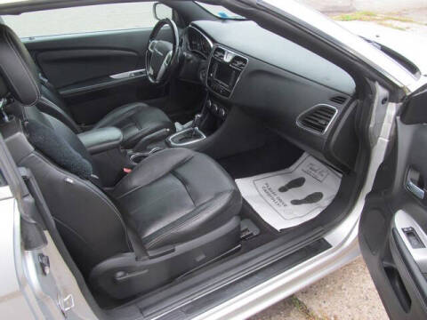 2011 Chrysler 200 Limited