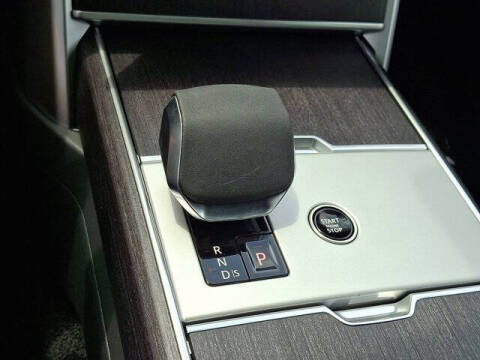 2025 Land Rover Range Rover P550e SE