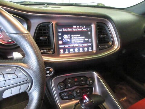 2016 Dodge Challenger 392 HEMI Scat Pack Shaker