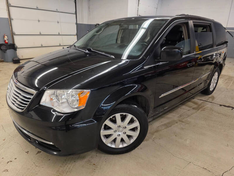 2014 Chrysler Town & Country Touring's photo